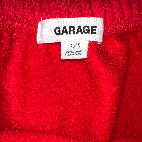 Garage Cropped ‘Portland XVII’ Red Sweatshirt, size Small - Picture 2 of 3